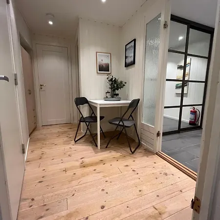 Appartement Sentral Og Koselig 1-rom Studioleilighet Med Stort Badevaerelse *